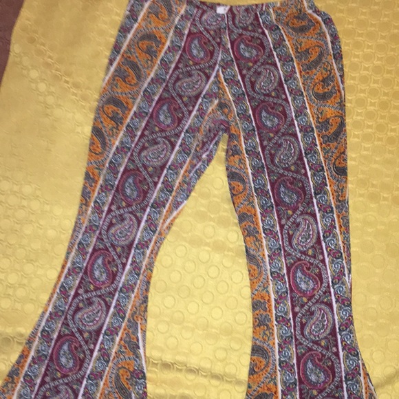 Paisley bell bottom leggings - Picture 4 of 4